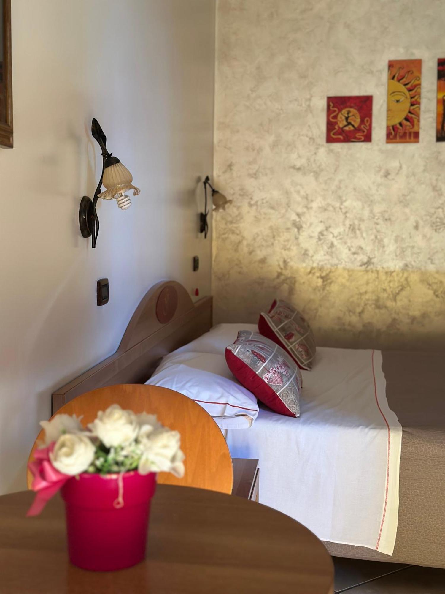 Hotel Il Giardino Degli Aranci نولا المظهر الخارجي الصورة
