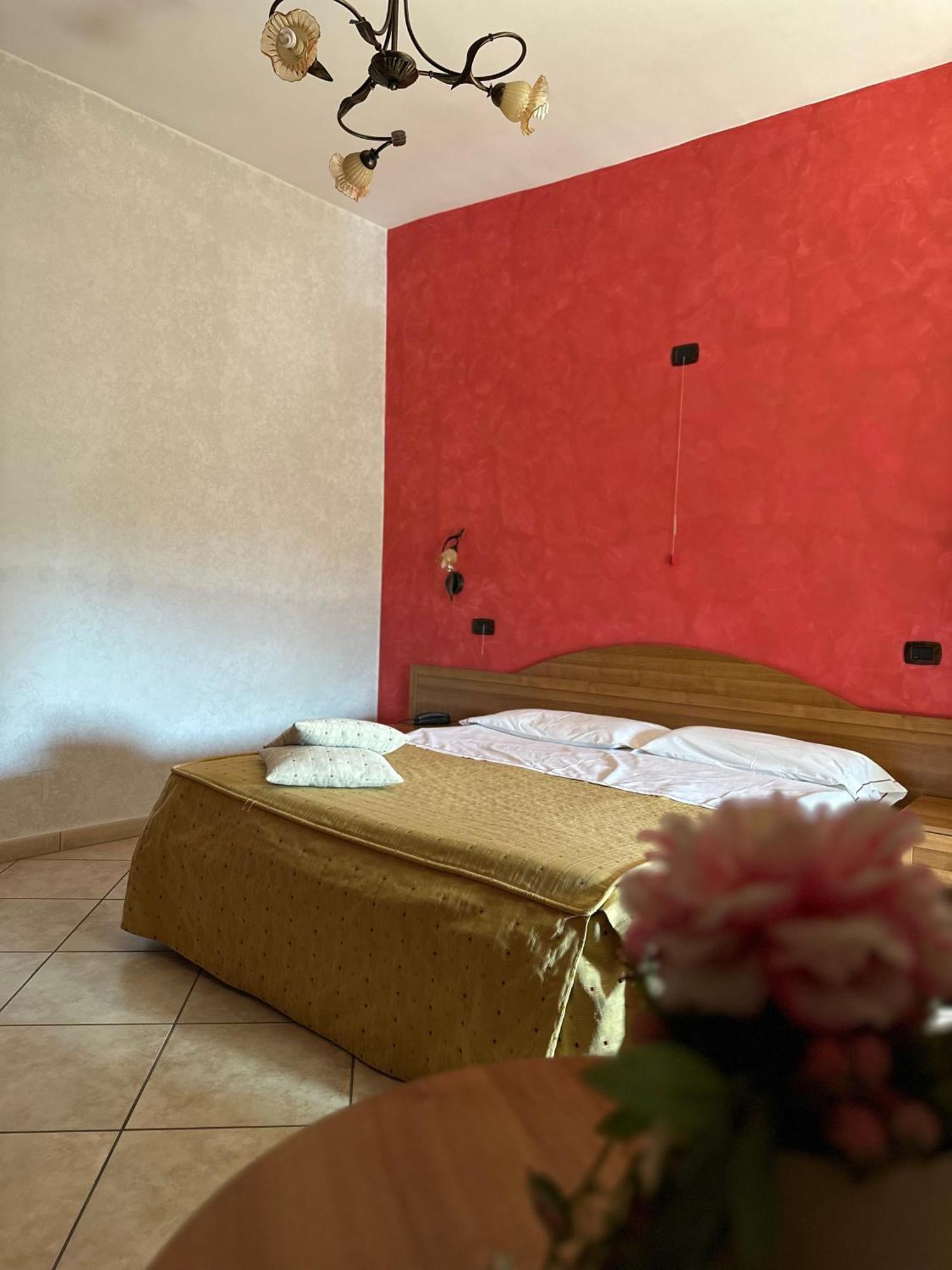 Hotel Il Giardino Degli Aranci نولا المظهر الخارجي الصورة