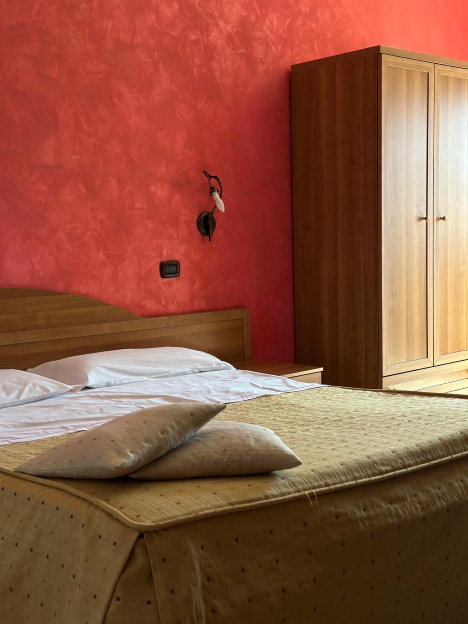 Hotel Il Giardino Degli Aranci نولا المظهر الخارجي الصورة