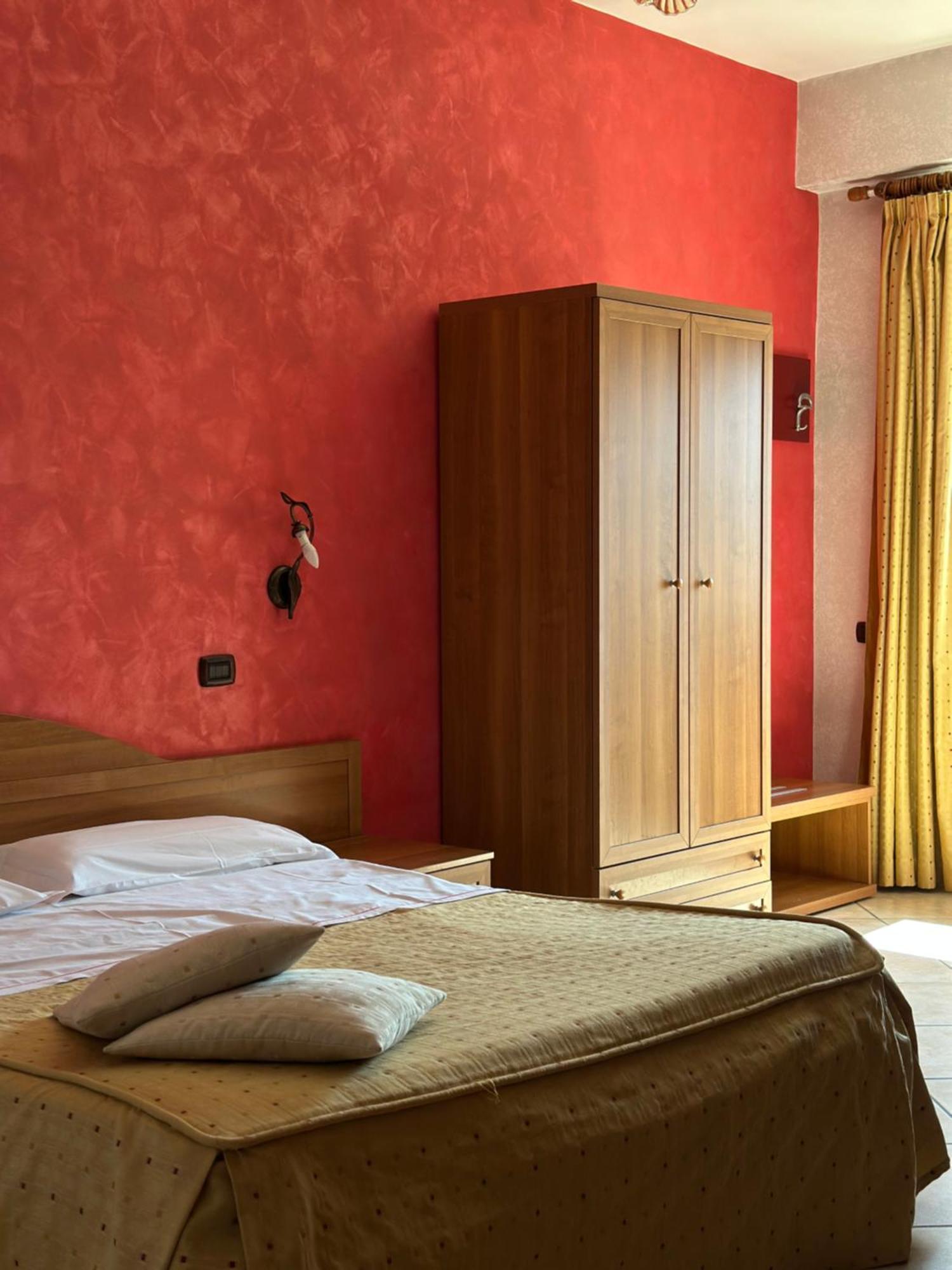 Hotel Il Giardino Degli Aranci نولا المظهر الخارجي الصورة