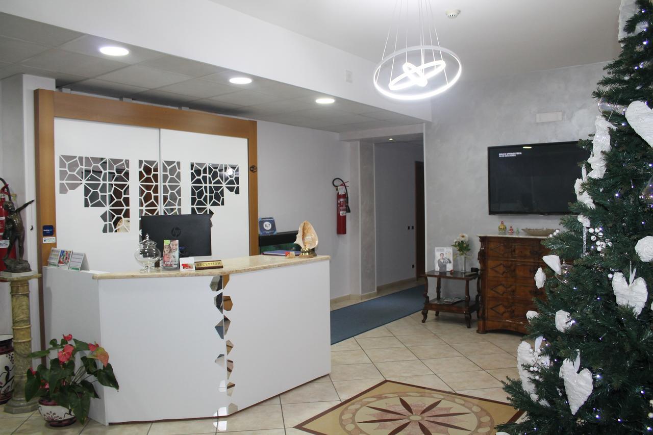 Hotel Il Giardino Degli Aranci نولا المظهر الخارجي الصورة